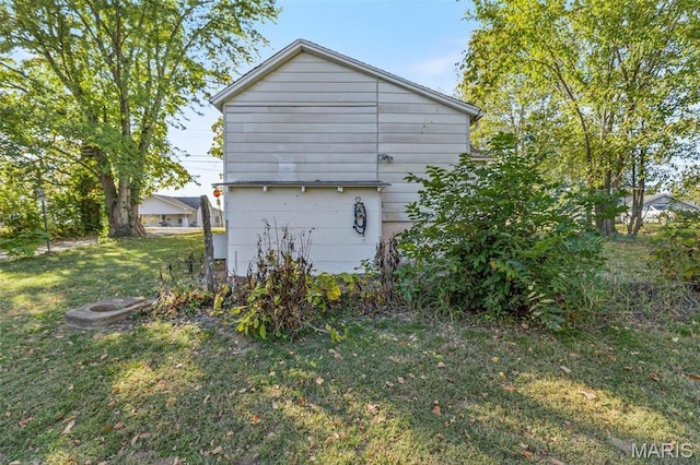 32 Summit St, Bonne Terre, MO 63628 - rear view of house with a lawn