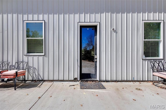 10410 Business 21, Hillsboro, MO 63050 - entrance to property featuring a patio