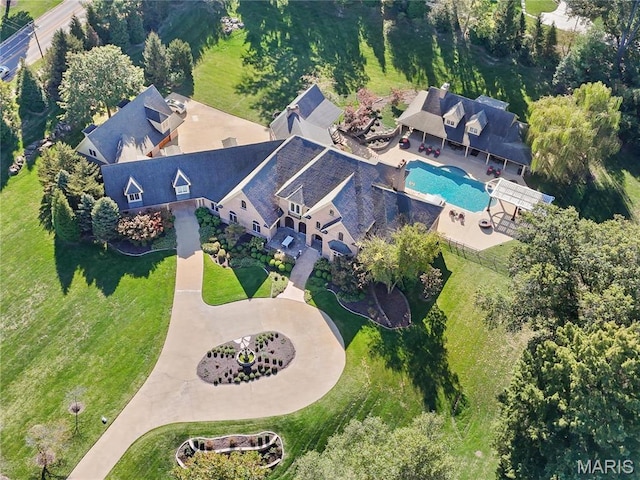 1 Claychester Dr, Saint Louis, MO 63131 - aerial view of property and surrounding area featuring a pool