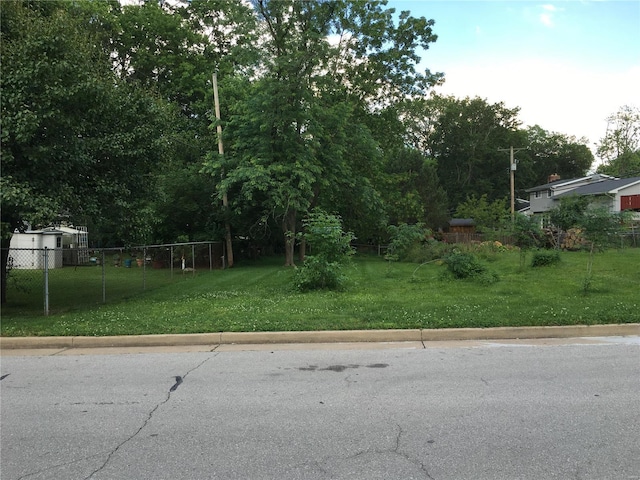 1120 Tahiti Dr, Saint Louis, MO 63126 - photo 1