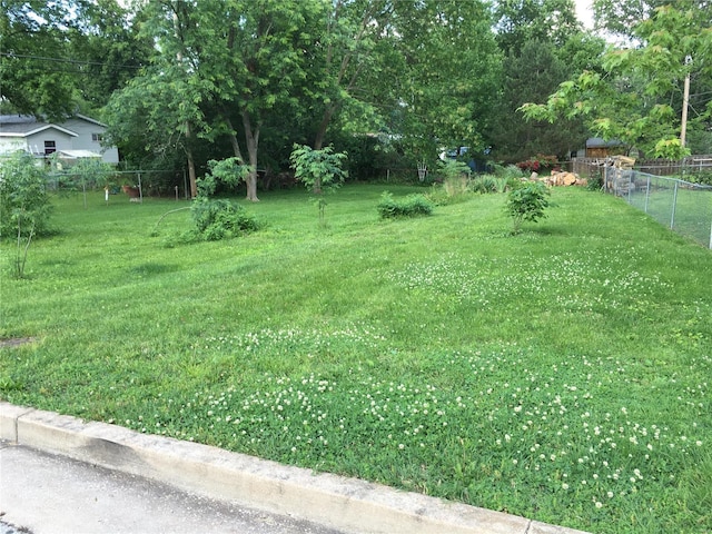 1120 Tahiti Dr, Saint Louis, MO 63126 - photo 3