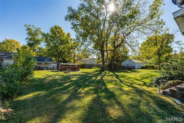 708 S Jefferson, Litchfield, IL 62056 - view of yard