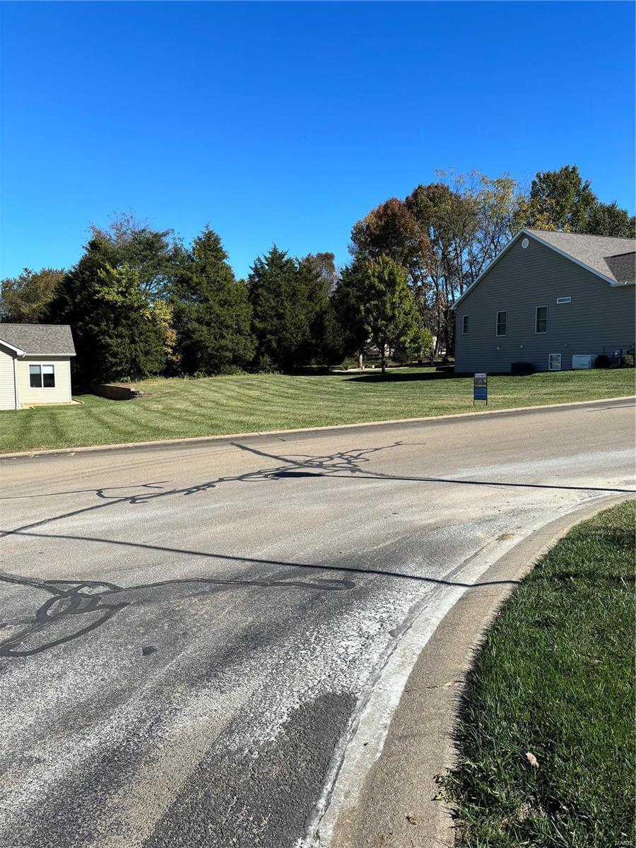 75 Butterfield Dr, Farmington, MO 63640 - photo 2
