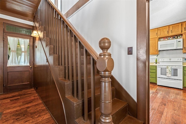 94 Jersey Ln, Bloomsdale, MO 63627 - stairway featuring hardwood / wood-style flooring
