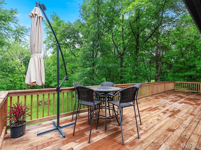 575 E Villa Ridge Rd, Villa Ridge, MO 63089 - deck with outdoor dining area