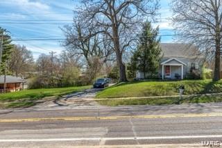 809 Buckley Rd, Saint Louis, MO 63125