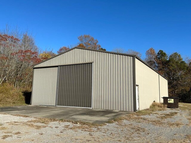 view of outbuilding featuring an outbuilding