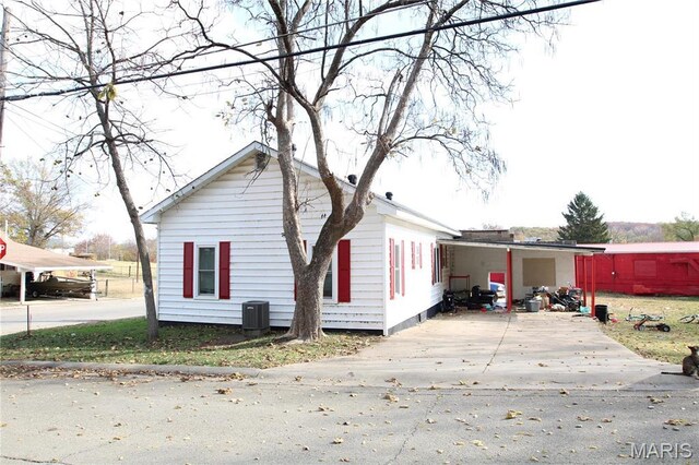 130 W Fite St, Park Hills, MO 63601 - bungalow featuring central air condition unit and concrete driveway