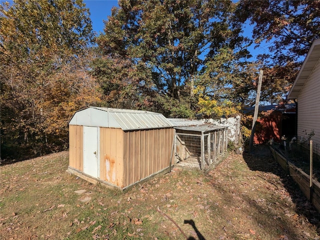 19503 N Moonbean, Mount Vernon, IL 62864 - view of poultry coop featuring a lawn
