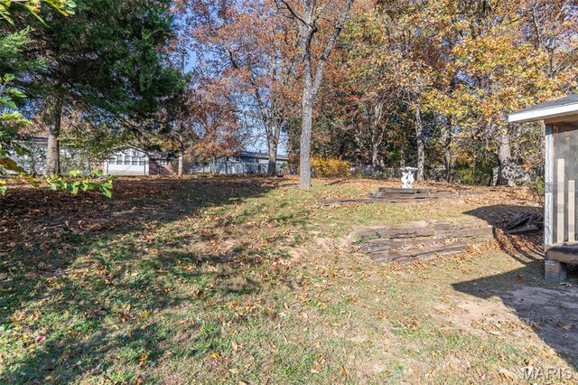 2637 Forest View St, Poplar Bluff, MO 63901 - view of yard