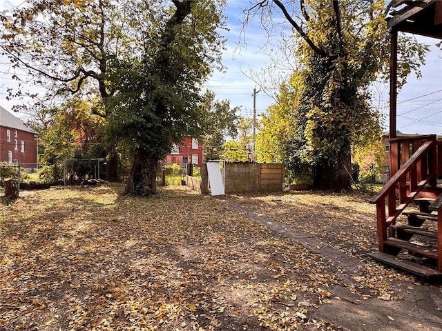 5168 Vernon Ave, Saint Louis, MO 63113 - view of yard with fence