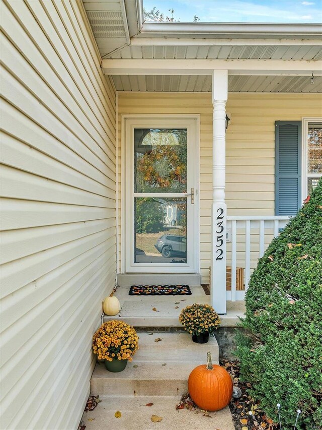 2352 Brookview Dr, Washington, MO 63090 - entrance to property featuring a porch