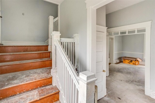 124 Carlyle Ave, Belleville, IL 62220 - view of staircase