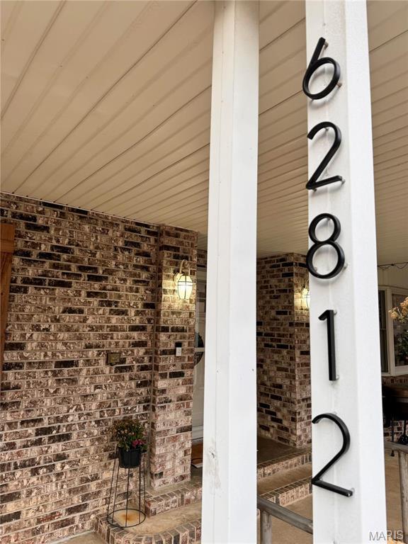 62812 Brown Ests, Hannibal, MO 63401 - exterior view of brick siding