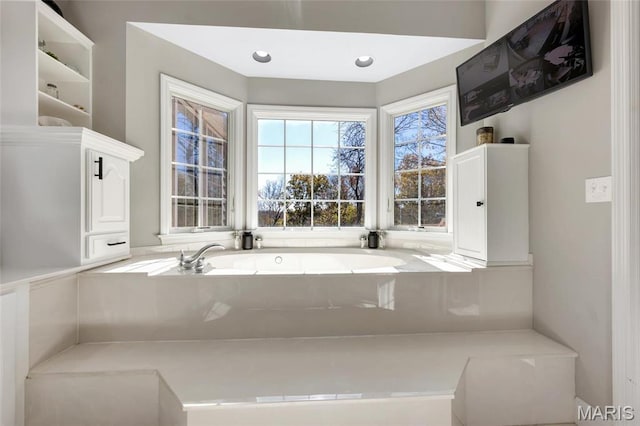 809 Peruque View Ct, Wentzville, MO 63385 - bathroom with a tub