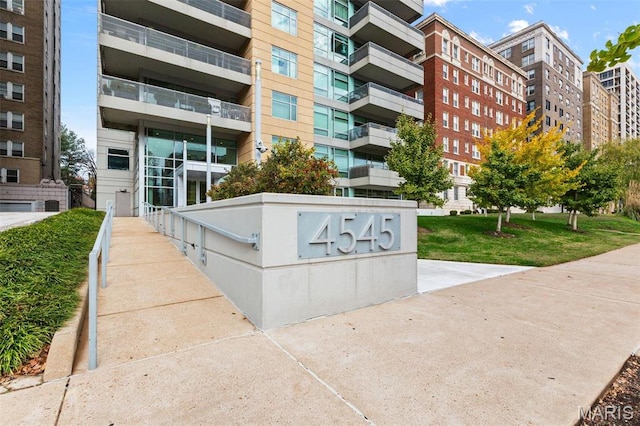 4545 Lindell Blvd Unit 3, Saint Louis, MO 63108 - view of apartment building / complex