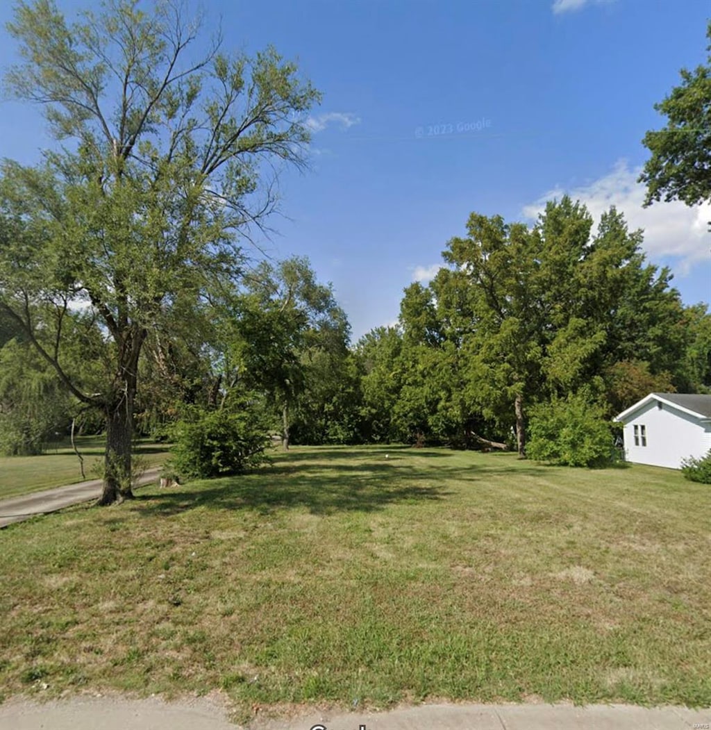 3945 Pontoon Rd, Granite City, IL 62040