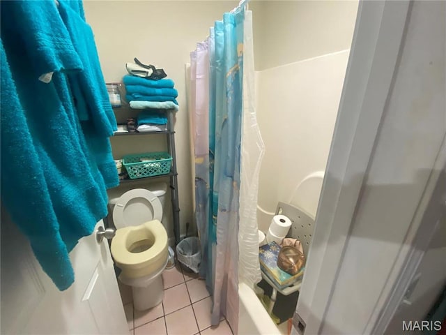 1 Proactive Dr, New Florence, MO 63363 - bathroom featuring toilet, tile patterned flooring, and shower / tub combo