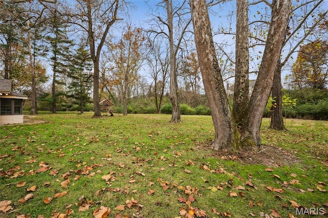 15 Chamblee Ln, Saint Louis, MO 63141 - view of green lawn