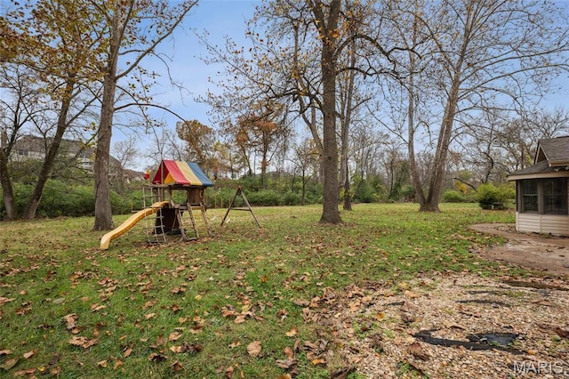 15 Chamblee Ln, Saint Louis, MO 63141 - view of yard featuring a playground