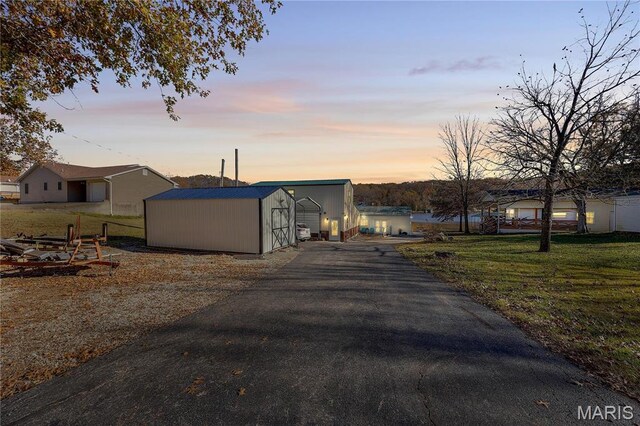 9136 Beach Dr, French Village, MO 63036 - view of asphalt driveway