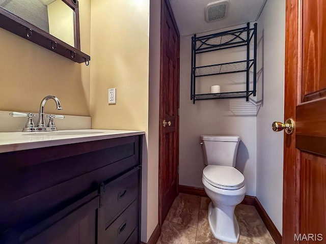 9454 Little Indian Creek Rd, Lonedell, MO 63060 - half bath with toilet, baseboards, and vanity