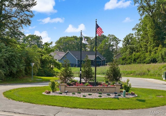 955 Half Moon Ln, Caseyville, IL 62232 - view of community featuring a lawn
