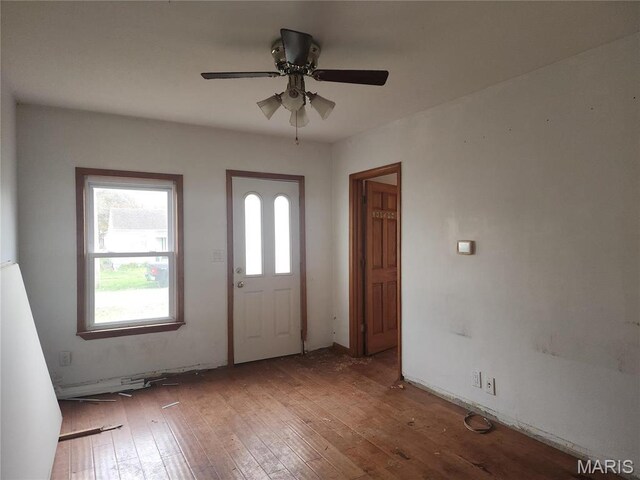 2365 E Converse Ave, Springfield, IL 62702 - foyer entrance with hardwood / wood-style floors and a ceiling fan