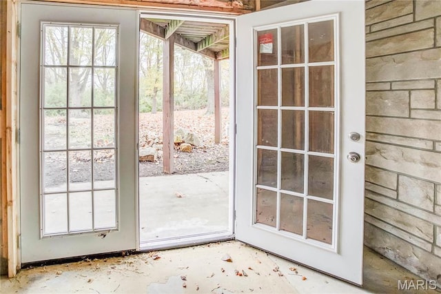 23388 Glenda Ave, Jerseyville, IL 62052 - entryway featuring unfinished concrete floors
