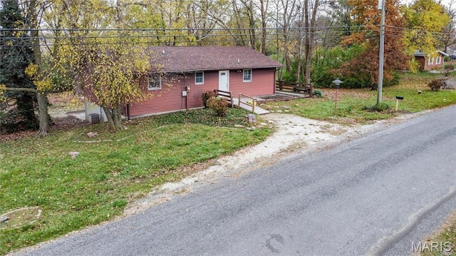 23388 Glenda Ave, Jerseyville, IL 62052 - single story home with a front yard
