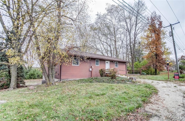 23388 Glenda Ave, Jerseyville, IL 62052 - view of property exterior with a lawn