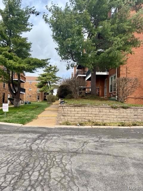 10367 Oxford Hill Dr Unit 26, Saint Louis, MO 63146 - view of yard