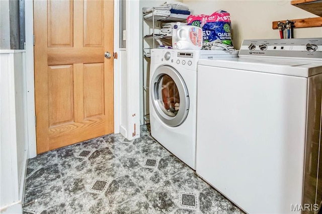 121 Douglas Dr, Pleasant Hill, IL 62366 - washroom featuring washer and clothes dryer