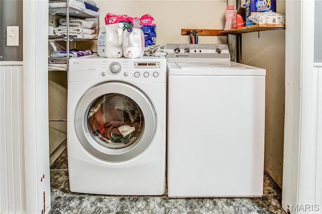 121 Douglas Dr, Pleasant Hill, IL 62366 - clothes washing area featuring washing machine and dryer