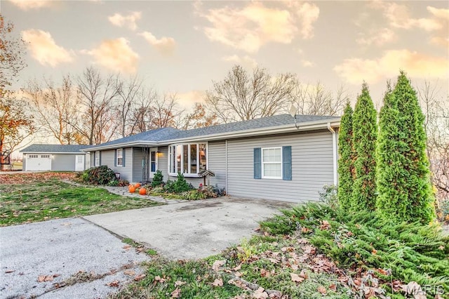 121 Douglas Dr, Pleasant Hill, IL 62366 - ranch-style home featuring driveway