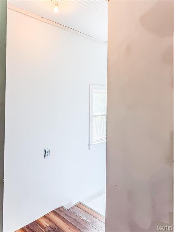 121 Douglas Dr, Pleasant Hill, IL 62366 - laundry area with wood finished floors