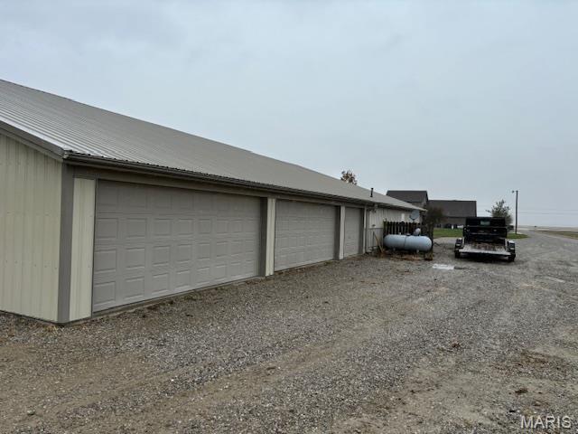 15020 Jamestown Rd, Breese, IL 62230 - view of garage