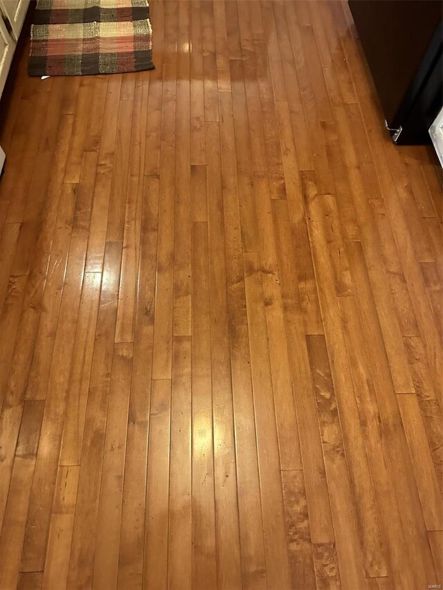 25 Whispering Oaks Dr, Washington, MO 63090 - detailed view of wood finished floors