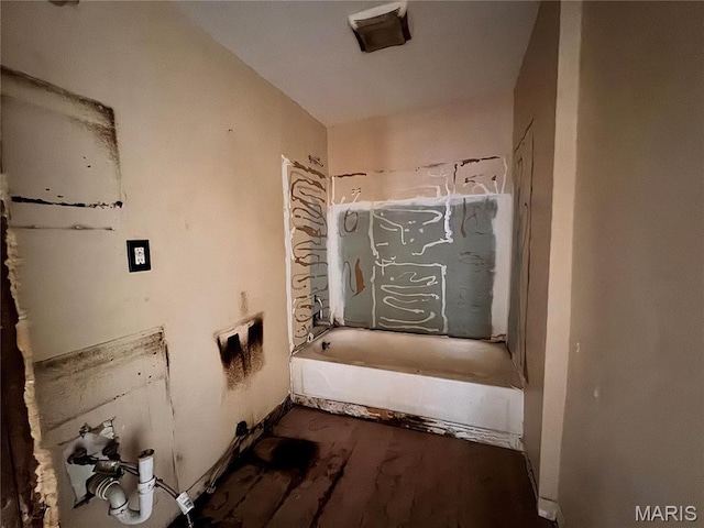 3936 Lexington Ave, Saint Louis, MO 63107 - bathroom with wood finished floors