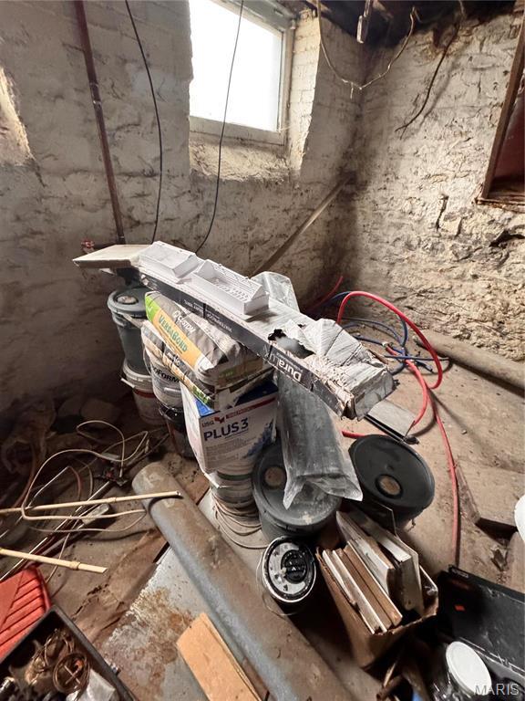 3936 Lexington Ave, Saint Louis, MO 63107 - basement view