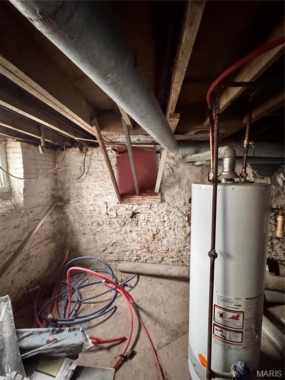 3936 Lexington Ave, Saint Louis, MO 63107 - utilities with water heater