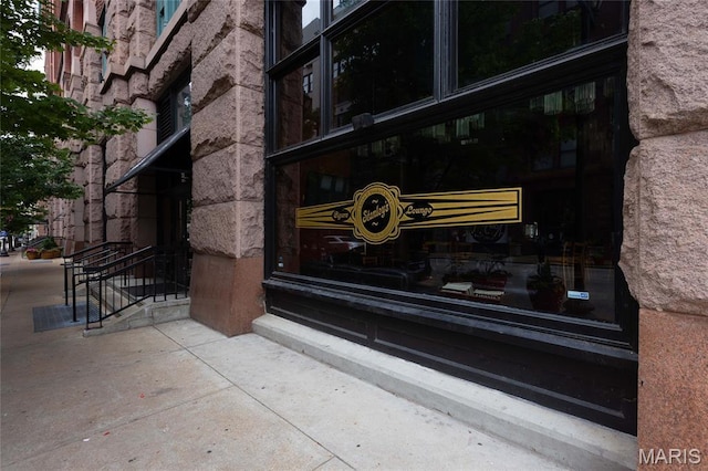 1113 Washington Ave Unit 215, Saint Louis, MO 63101 - doorway to property