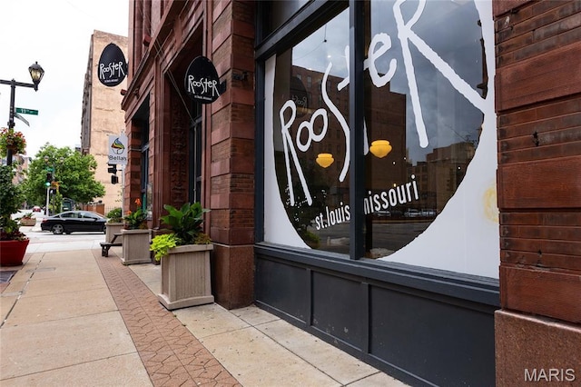 1113 Washington Ave Unit 215, Saint Louis, MO 63101 - property entrance featuring brick siding