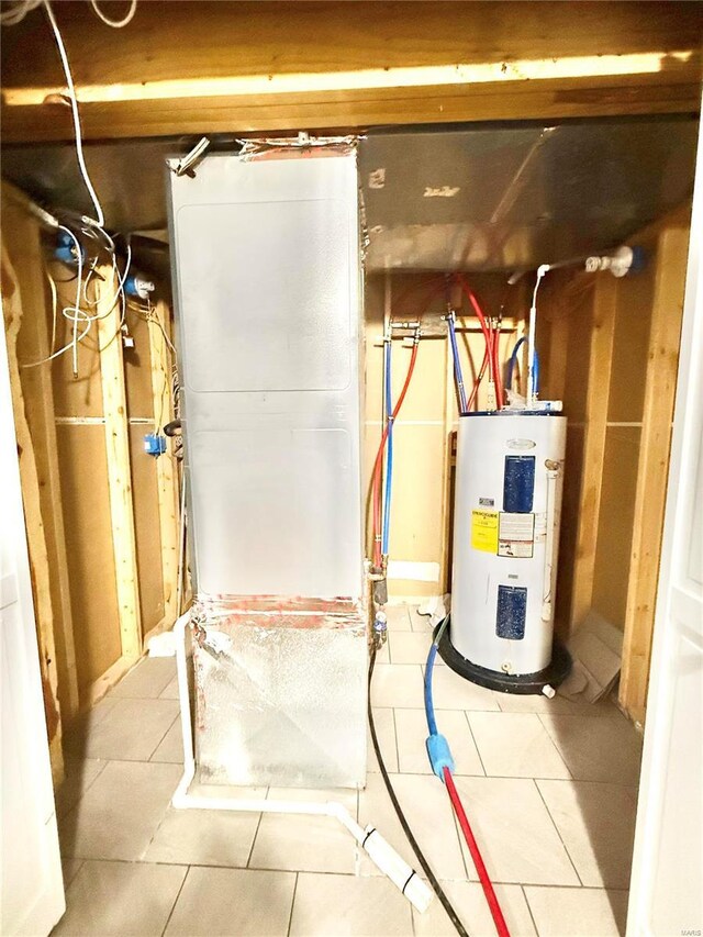 2560 Birch St, Doe Run, MO 63637 - utility room with electric water heater