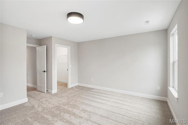 19 Beaver Dr, Creve Coeur, MO 63141 - unfurnished room featuring light colored carpet and baseboards