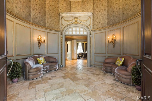 1290 Dry Ridge Rd, Town And Country, MO 63131 - community lobby with a decorative wall and a towering ceiling