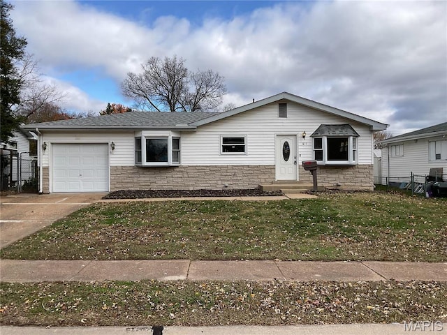 817 Lightwood Dr, Hazelwood, MO 63042 - photo 1