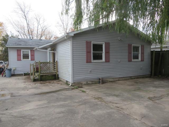 view of front of house with a patio area