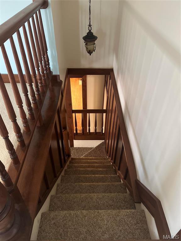 315 E Madison St, Paris, MO 65275 - view of stairs