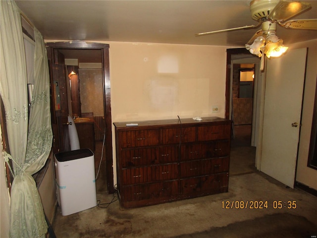 unfurnished bedroom with ceiling fan